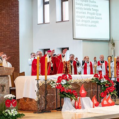 Nasz parafialny kościół stał się Wieczernikiem - Bierzmowanie 2025 grafika