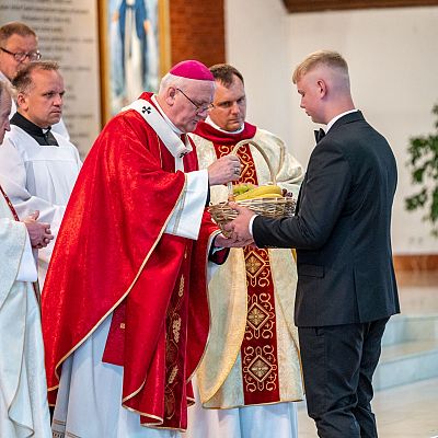 Nasz parafialny kościół stał się Wieczernikiem - Bierzmowanie 2025 grafika