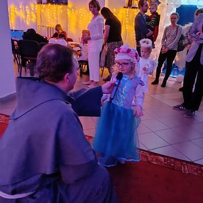 Radosny Bal Wszystkich Świętych w naszej parafii grafika