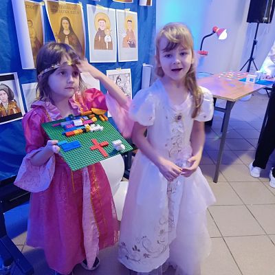 Radosny Bal Wszystkich Świętych w naszej parafii grafika