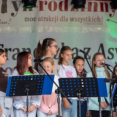 X Franciszkański Festyn Rodzinny – wspomnienie radosnego spotkania. grafika