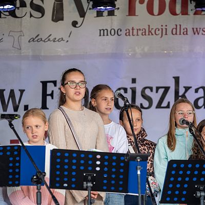 X Franciszkański Festyn Rodzinny – wspomnienie radosnego spotkania. grafika