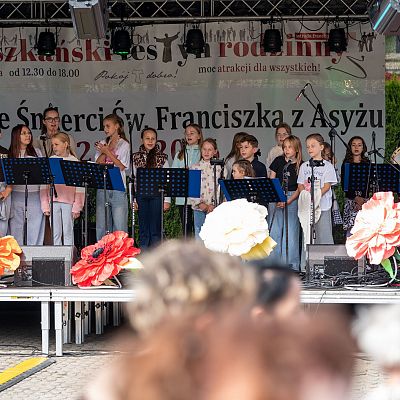 X Franciszkański Festyn Rodzinny – wspomnienie radosnego spotkania. grafika