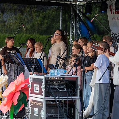 X Franciszkański Festyn Rodzinny – wspomnienie radosnego spotkania. grafika