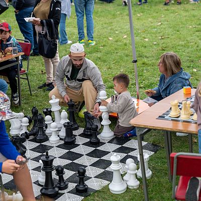 X Franciszkański Festyn Rodzinny – wspomnienie radosnego spotkania. grafika