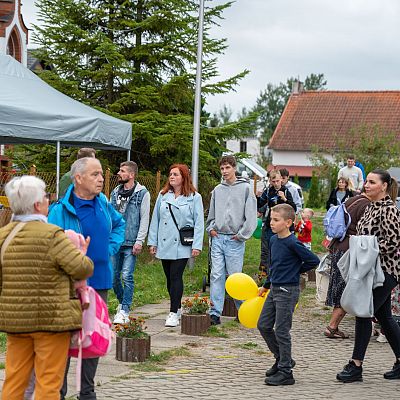 X Franciszkański Festyn Rodzinny – wspomnienie radosnego spotkania. grafika