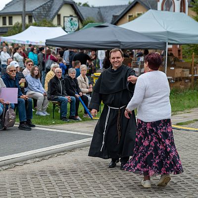 X Franciszkański Festyn Rodzinny – wspomnienie radosnego spotkania. grafika