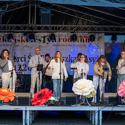 X Franciszkański Festyn Rodzinny – wspomnienie radosnego spotkania. grafika