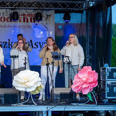 X Franciszkański Festyn Rodzinny – wspomnienie radosnego spotkania. grafika