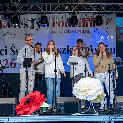 X Franciszkański Festyn Rodzinny – wspomnienie radosnego spotkania. grafika