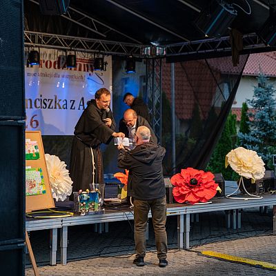 X Franciszkański Festyn Rodzinny – wspomnienie radosnego spotkania. grafika