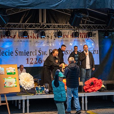 X Franciszkański Festyn Rodzinny – wspomnienie radosnego spotkania. grafika