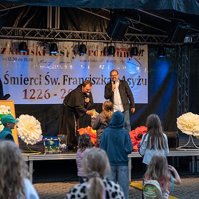 X Franciszkański Festyn Rodzinny – wspomnienie radosnego spotkania. grafika