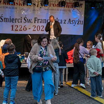 X Franciszkański Festyn Rodzinny – wspomnienie radosnego spotkania. grafika